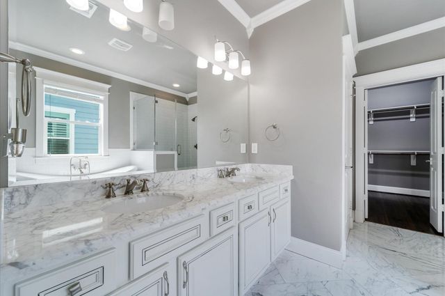 6 Red Harper Drive, Spring, TX 77389