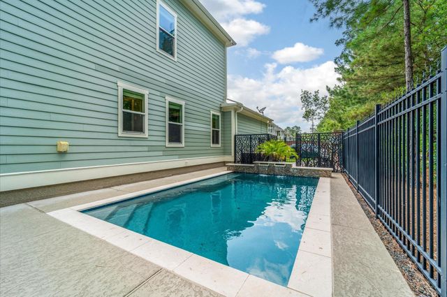 6 Red Harper Drive, Spring, TX 77389