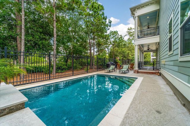 6 Red Harper Drive, Spring, TX 77389