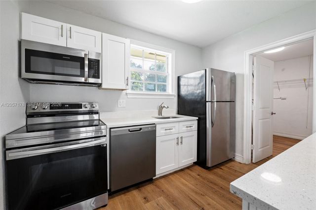 6894 3rd St, Jupiter, FL 33458
