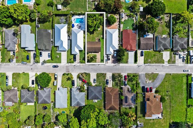 6894 3rd St, Jupiter, FL 33458