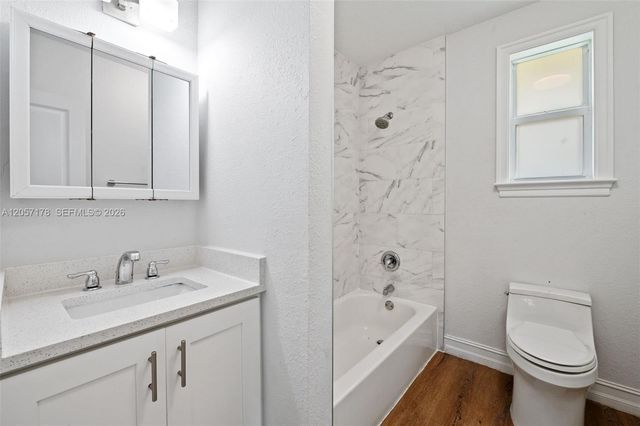 6894 3rd St, Jupiter, FL 33458