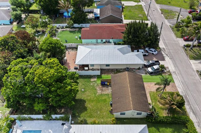 6894 3rd St, Jupiter, FL 33458