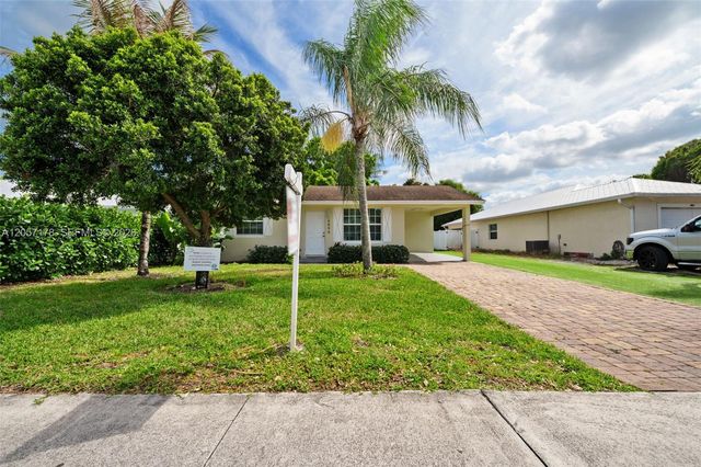 6894 3rd St, Jupiter, FL 33458