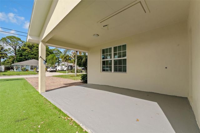6894 3rd St, Jupiter, FL 33458