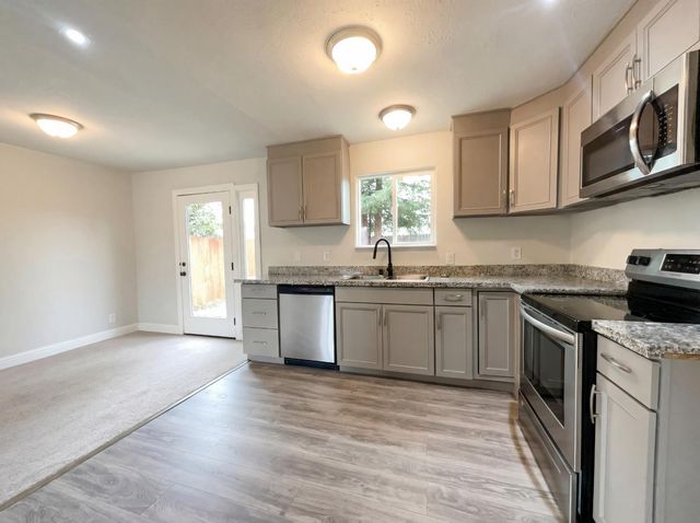 6909 Duckling Way, Sacramento, CA 95842