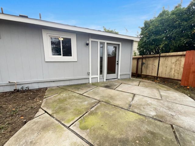 6909 Duckling Way, Sacramento, CA 95842
