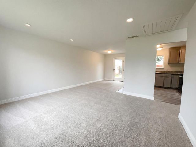 6909 Duckling Way, Sacramento, CA 95842