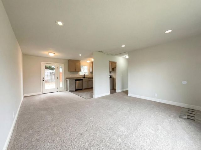 6909 Duckling Way, Sacramento, CA 95842