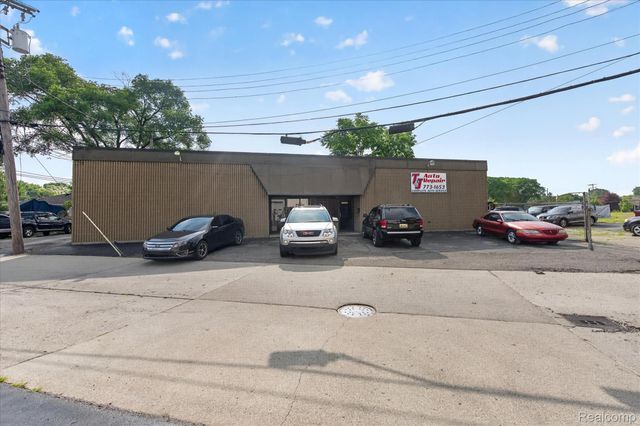 16550 Wilson Avenue, Eastpointe, MI 48021