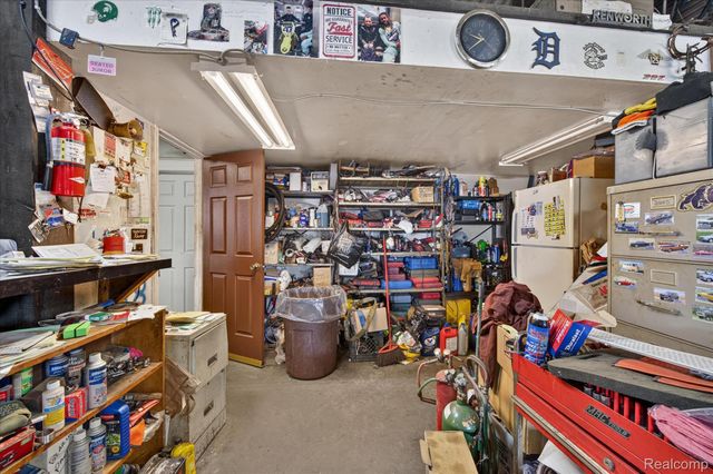 16550 Wilson Avenue, Eastpointe, MI 48021
