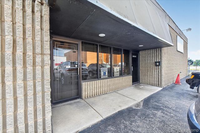 16550 Wilson Avenue, Eastpointe, MI 48021