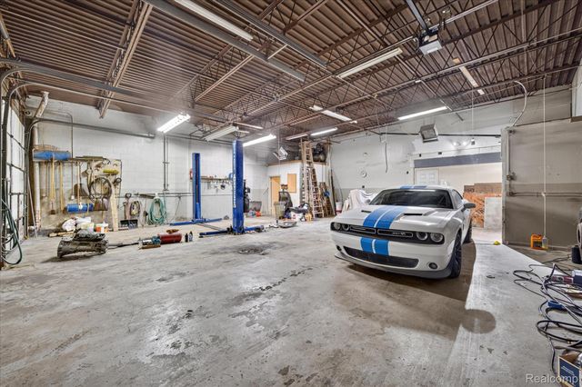 16550 Wilson Avenue, Eastpointe, MI 48021