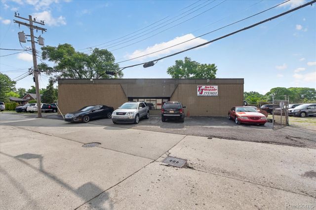 16550 Wilson Avenue, Eastpointe, MI 48021