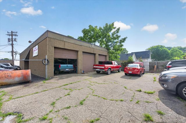 16550 Wilson Avenue, Eastpointe, MI 48021