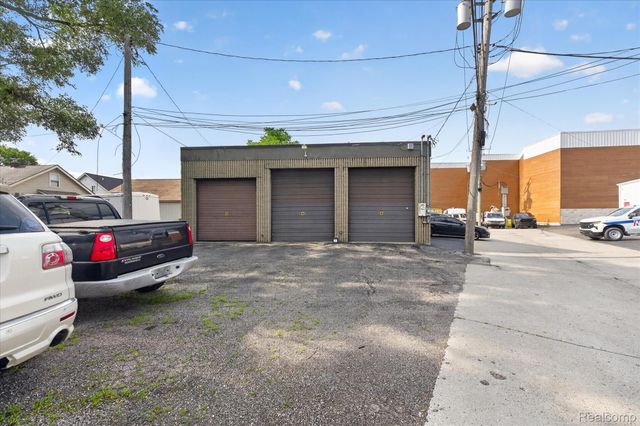 16550 Wilson Avenue, Eastpointe, MI 48021
