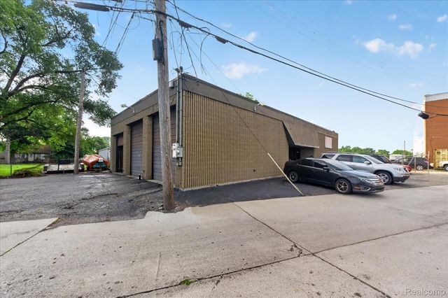 16550 Wilson Avenue, Eastpointe, MI 48021