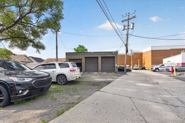 16550 Wilson Avenue, Eastpointe, MI 48021