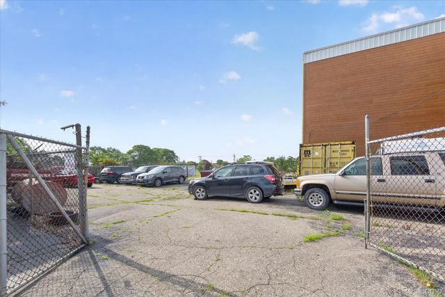 16550 Wilson Avenue, Eastpointe, MI 48021