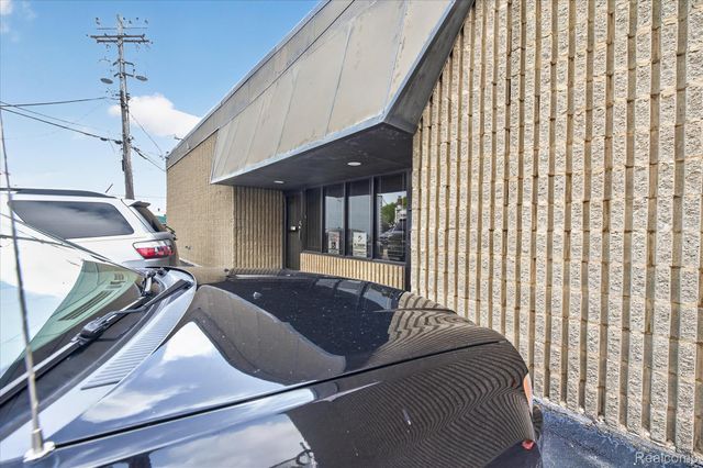 16550 Wilson Avenue, Eastpointe, MI 48021