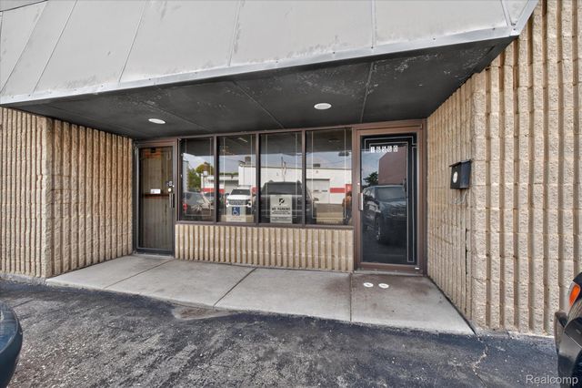 16550 Wilson Avenue, Eastpointe, MI 48021