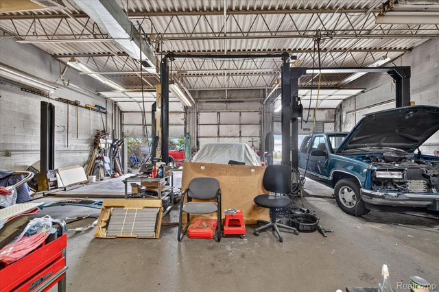 16550 Wilson Avenue, Eastpointe, MI 48021