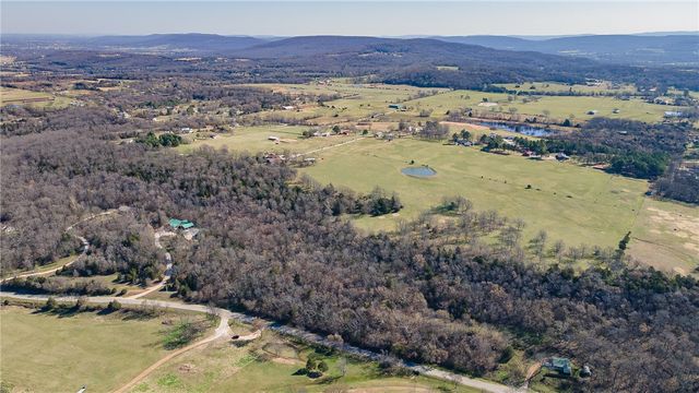13184 Cove Creek North Road, Prairie Grove, AR 72753