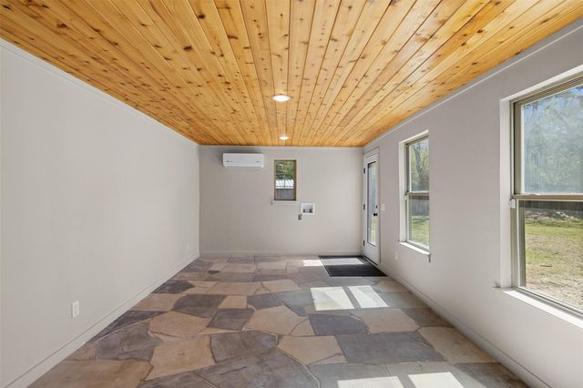 823 Hickory ST, Rockdale, TX 76567