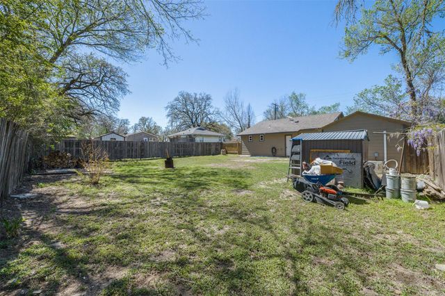 823 Hickory ST, Rockdale, TX 76567