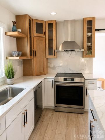 1906 Ashley Road, Charlotte, NC 28208