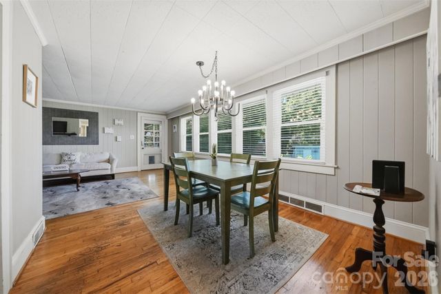 321 16th Avenue NW, Hickory, NC 28601