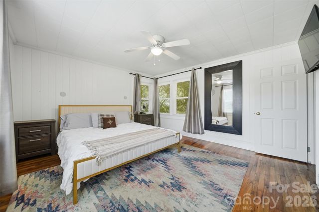 321 16th Avenue NW, Hickory, NC 28601
