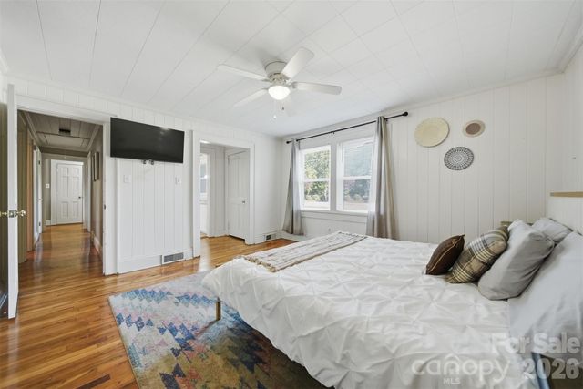 321 16th Avenue NW, Hickory, NC 28601