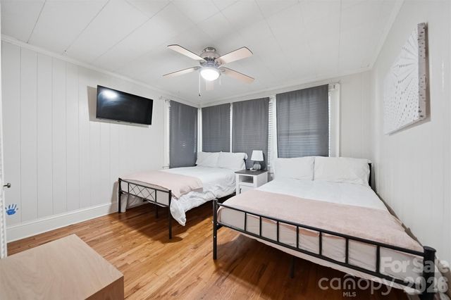 321 16th Avenue NW, Hickory, NC 28601