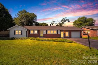 321 16th Avenue NW, Hickory, NC 28601