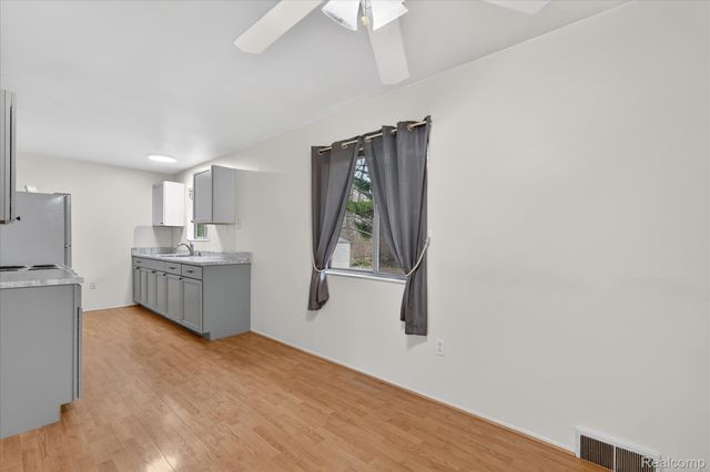 4739 Joan Lane, Hamburg Township, MI 48169