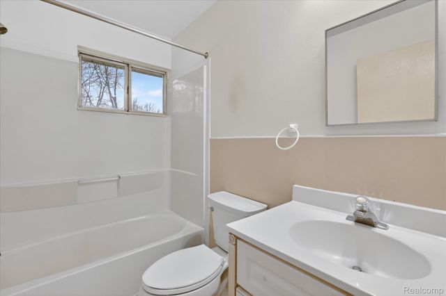 4739 Joan Lane, Hamburg Township, MI 48169