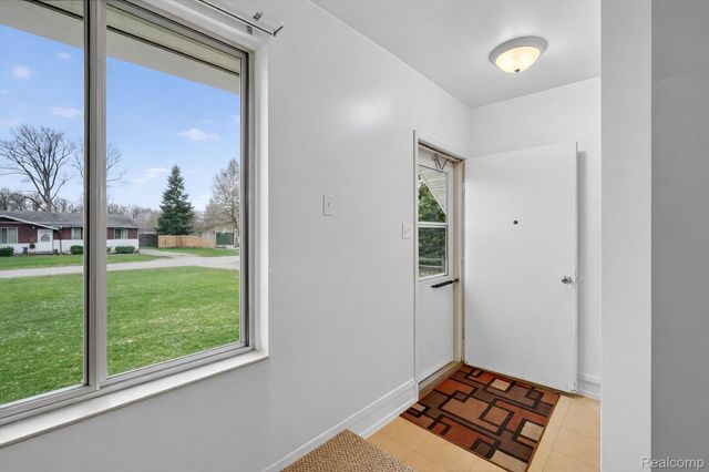 4739 Joan Lane, Hamburg Township, MI 48169