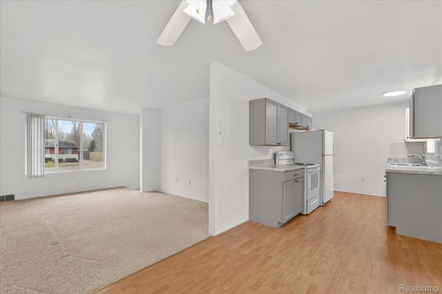 4739 Joan Lane, Hamburg Township, MI 48169