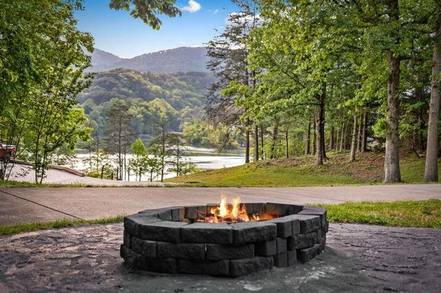 100 Lakeview Drive, Turtletown, TN 37391