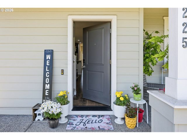 9225 N BOXWOOD St, Camas, WA 98607