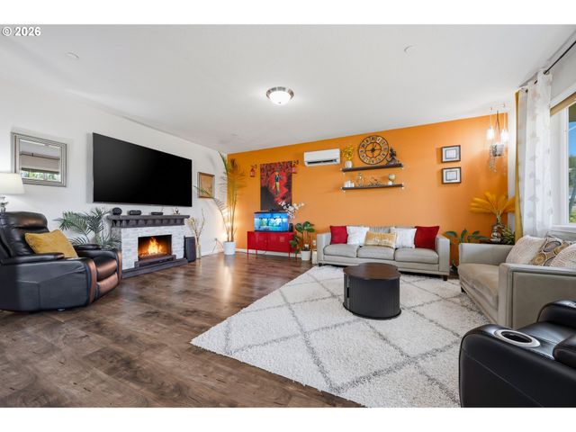 9225 N BOXWOOD St, Camas, WA 98607