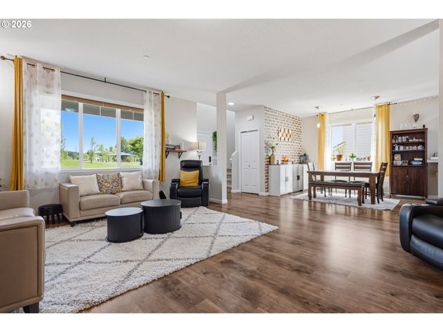 9225 N BOXWOOD St, Camas, WA 98607