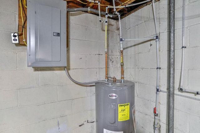 1009 N 7TH AVENUE, Wausau, WI 54401