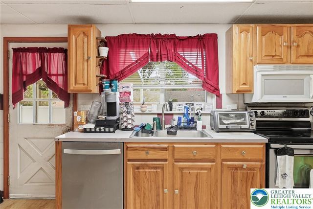 3044 Pennsylvania Street, South Whitehall Twp, PA 18104