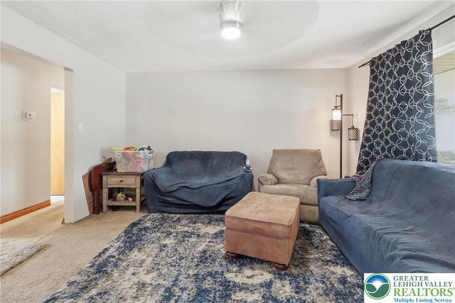 3044 Pennsylvania Street, South Whitehall Twp, PA 18104