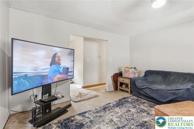 3044 Pennsylvania Street, South Whitehall Twp, PA 18104