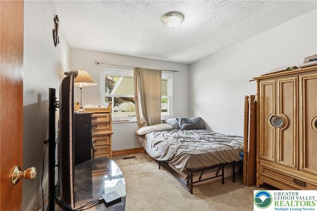 3044 Pennsylvania Street, South Whitehall Twp, PA 18104