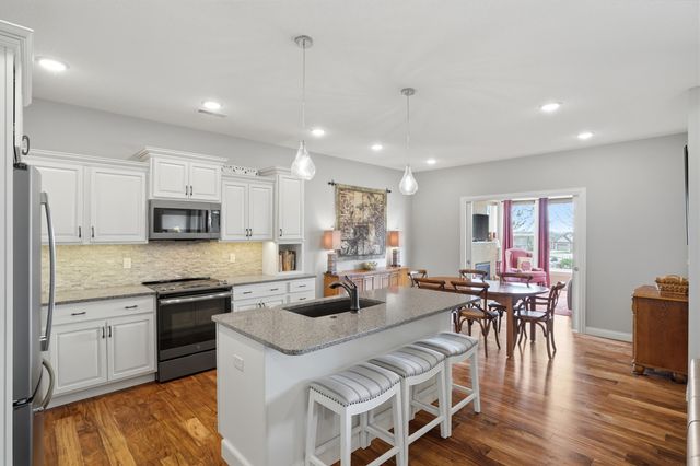 3920 TOLARIAN DR, Columbia, MO 65203