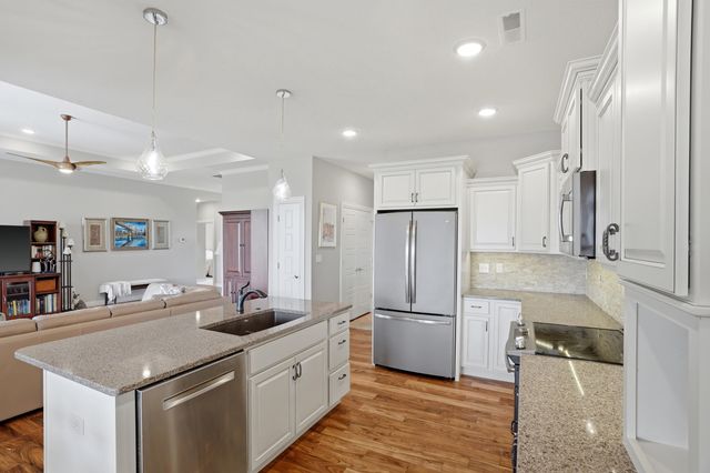 3920 TOLARIAN DR, Columbia, MO 65203